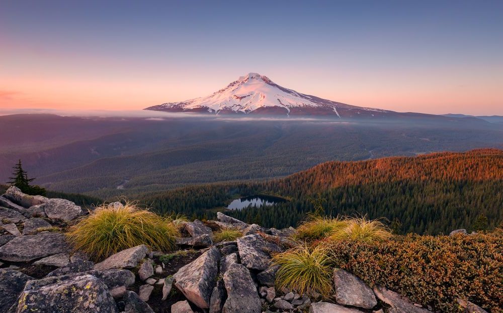 Komar | Vlies Fototapete | Kingdom of a Mountain