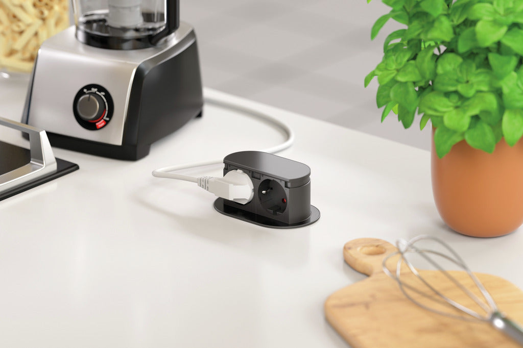 Naber | Piccolino | Einbausteckdosenelemente | Blende schwarz matt