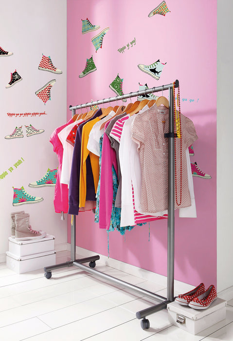 Komar NEU | Wandtattoo - Sneakers - Größe 50 x 70 cm