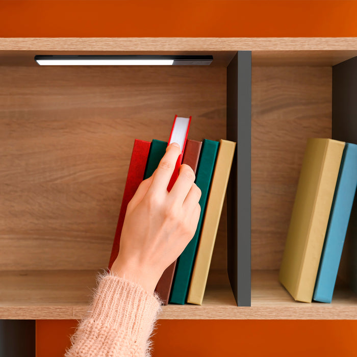 USB wiederaufladbare LED-Wandleuchte Kaus Black Näherungssensor, L240mmKunststoff Aluminium, Schwarzer Metallic-Lack