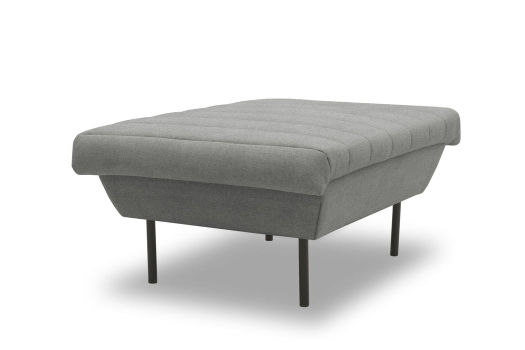 IX | Hocker Quadratisch | attraktive Steppung