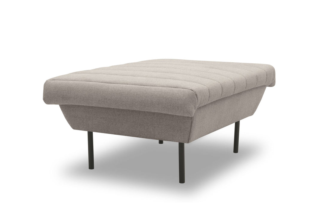 IX | Hocker Quadratisch | attraktive Steppung