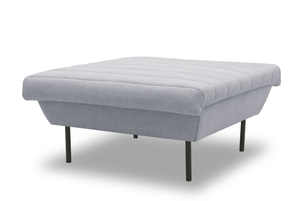 IX | Hocker Quadratisch | attraktive Steppung