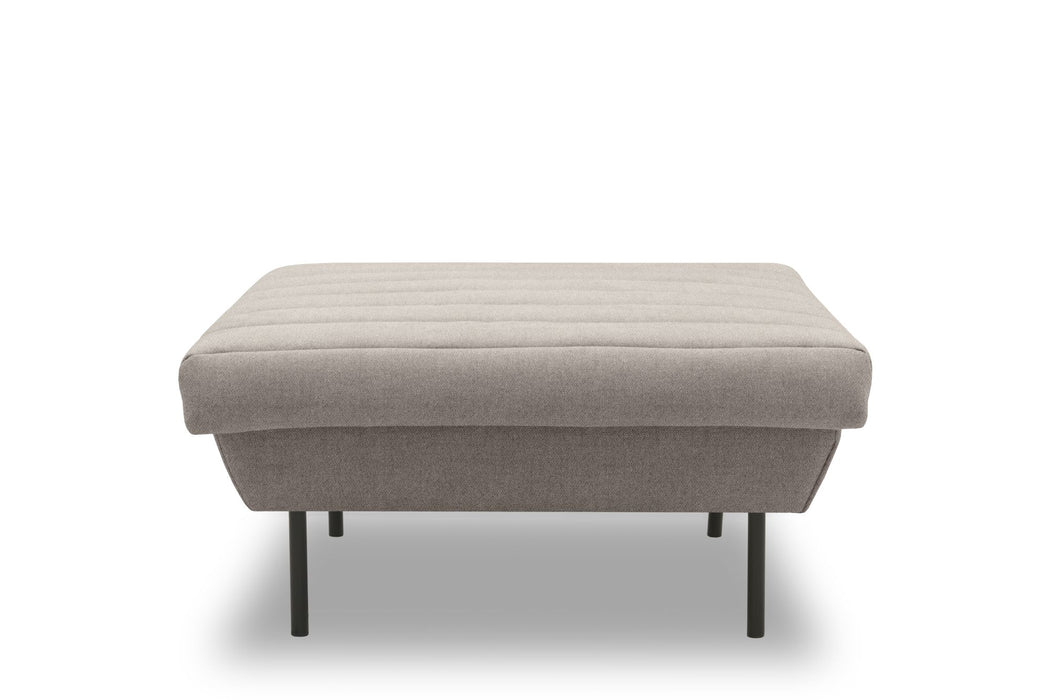 IX | Hocker Quadratisch | attraktive Steppung