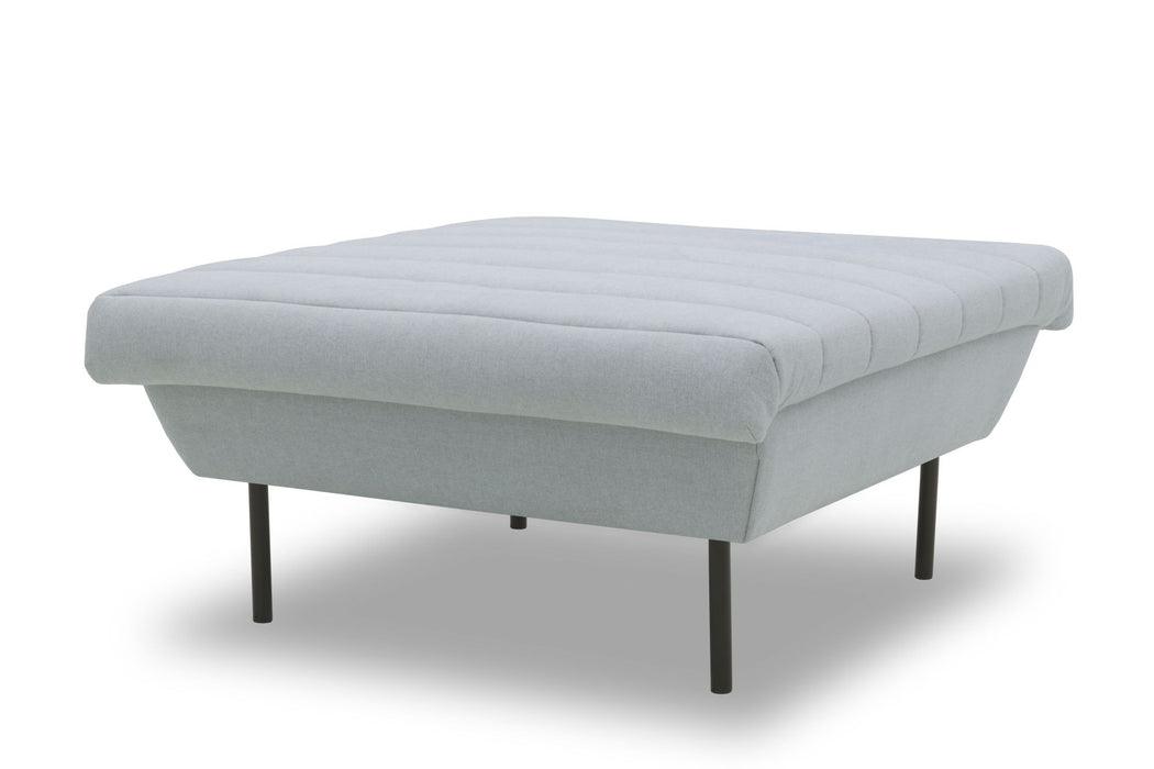 IX | Hocker Quadratisch | attraktive Steppung