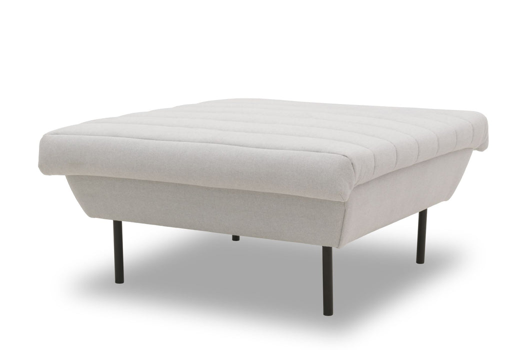 IX | Hocker Quadratisch | attraktive Steppung