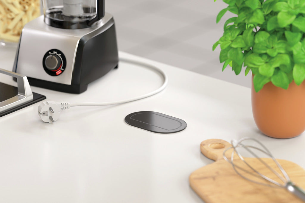 Naber | Piccolino | Einbausteckdosenelemente | Blende schwarz matt