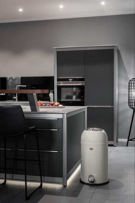 Wesco | Kickmaster®, freistehender Behälter, weiß