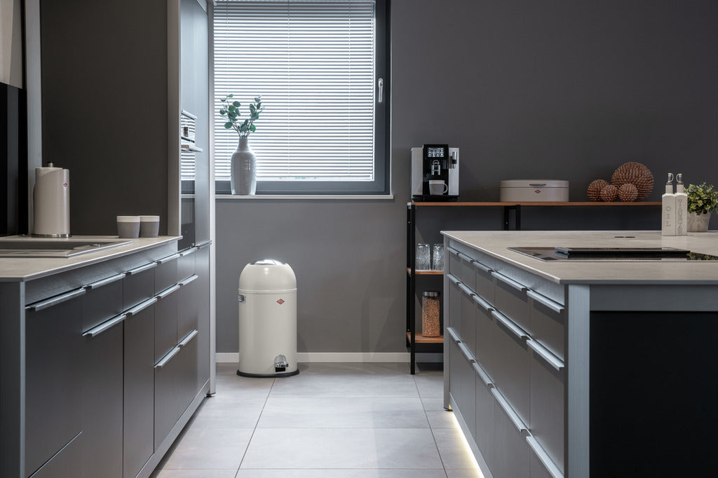 Wesco | Kickmaster®, freistehender Behälter, weiß