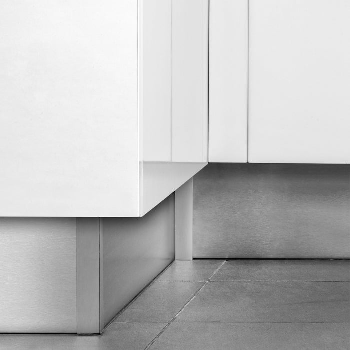 Lot Küchensockelleisten Verbindungsbeschlägen, H 100mm, 2 Leisten L 2,35m, Kunststoff, satiniert