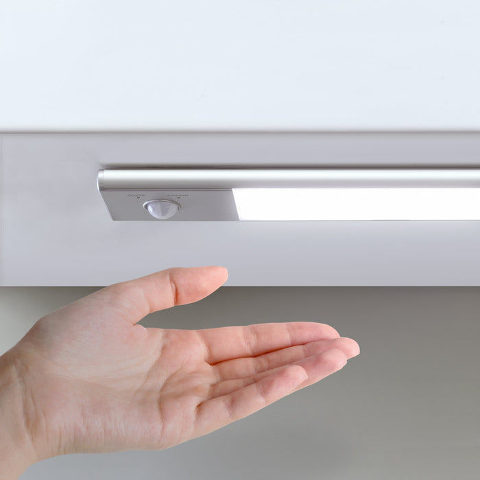 USB wiederaufladbare LED-Wandleuchte Kaus Bewegungssensor, L240mm, Kunststoff Aluminium, Matt eloxiert