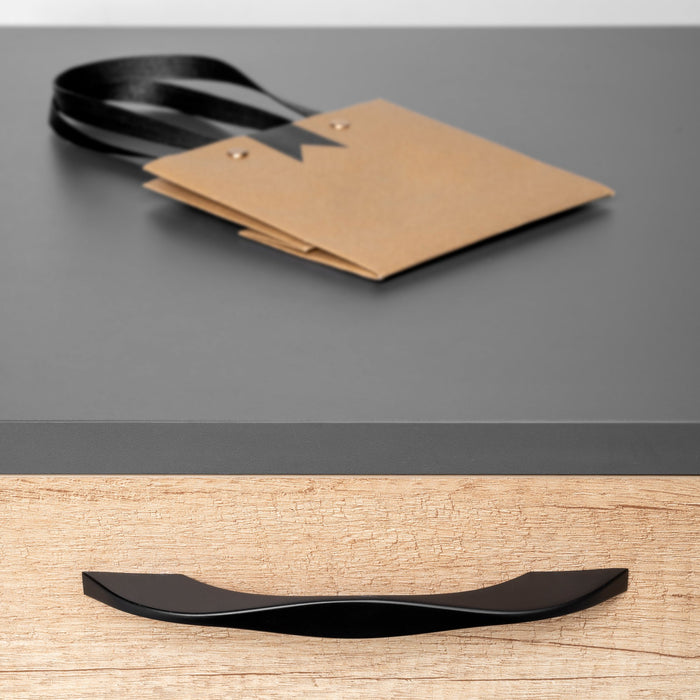 Lot von 8 Möbelgriffe Varna, L181mm, 160mm Achsenabstand, Zamak, Schwarzer lackiert