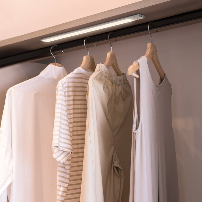 USB wiederaufladbare LED-Wandleuchte Kaus Bewegungssensor, L240mm, Kunststoff Aluminium, Matt eloxiert