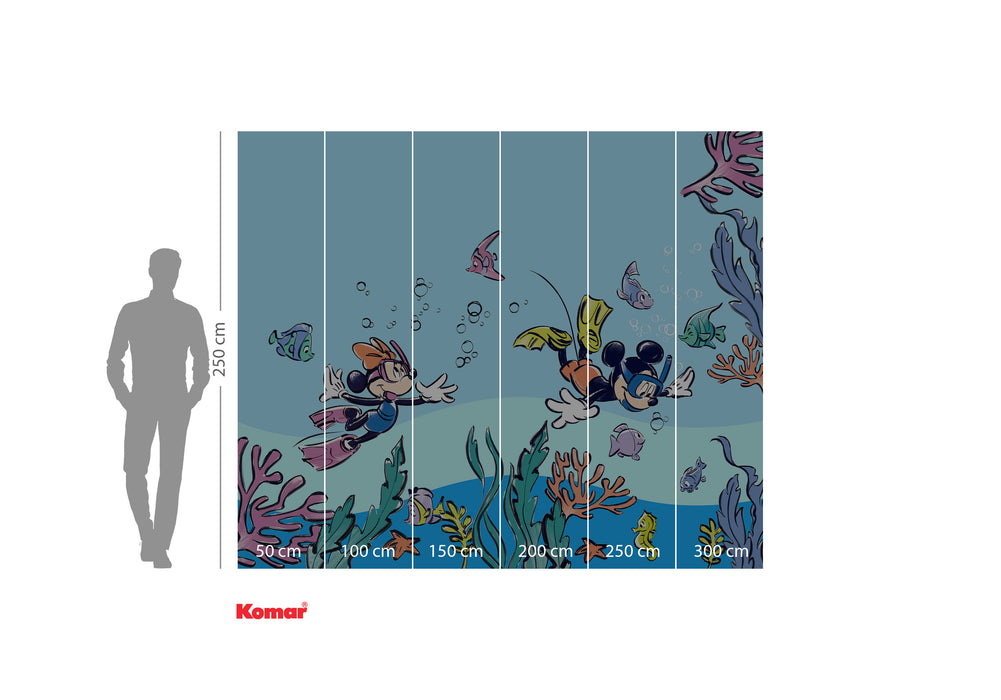 Komar NEU | Digitaldruck Vlies Fototapete - Mickey & Minnie Coral Reef - Größe 300 x 250 cm