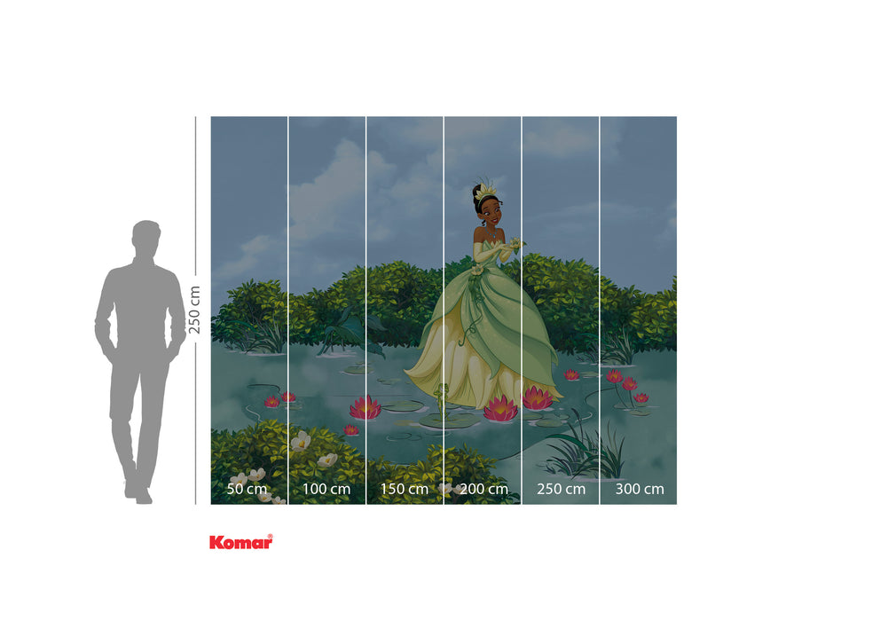 Komar NEU | Digitaldruck Vlies Fototapete - Tiana Lucky Pond - Größe 300 x 250 cm