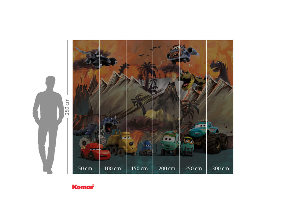 Komar NEU | Digitaldruck Vlies Fototapete - Cars Carosaurus - Größe 300 x 250 cm