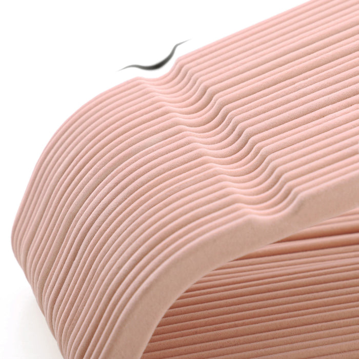 AUSLAUF SONGMICS | Velvet Hangers, Set of 50 Coat Hangers for Clothes, Non-Slip, with Tie Bar und Rose gold Hook, Space-Saving, 0.6 cm Thick, 43.5 cm Long, for Dresses Trousers, Light Pink CRF21PK50