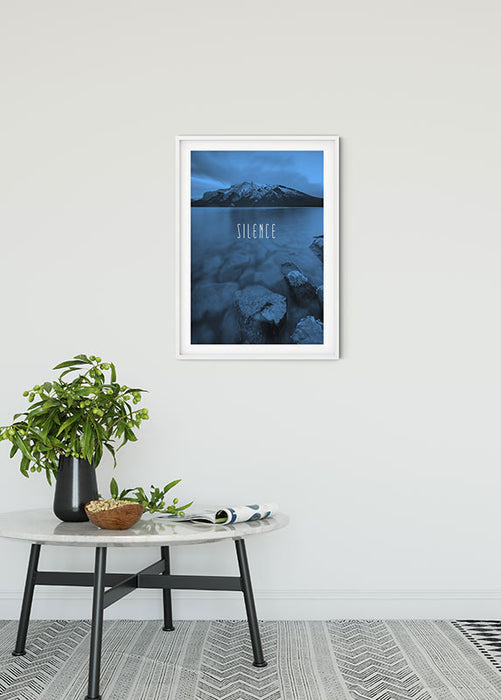 Komar NEU | Wandbild - Word Lake Silence Blue - Größe 40 x 50 cm