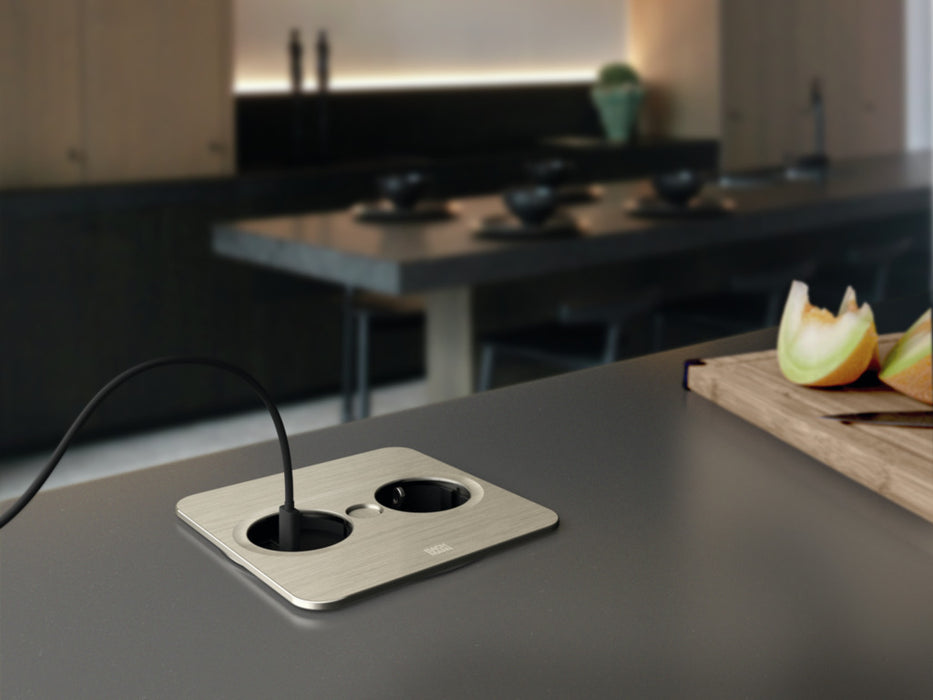 Naber | Twist 2 Doppelsteckdose | Einbausteckdosenelemente | eckig | L 115 | B 115 | T ca. 45 mm | edelstahlfarbig