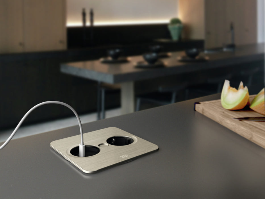 Naber | Twist 2 Doppelsteckdose | Einbausteckdosenelemente | eckig | L 115 | B 115 | T ca. 45 mm | edelstahlfarbig