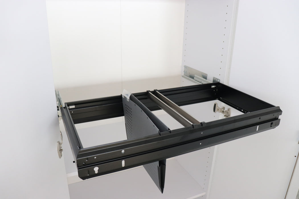 Hammerbacher NEU | Hängeregister hinter Flügeltür