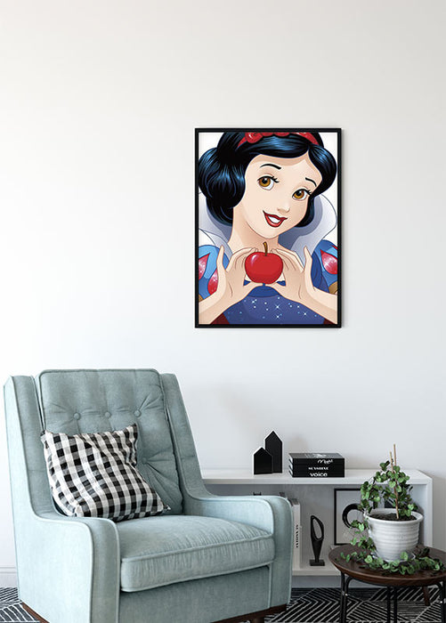 Komar NEU | Wandbild - Snow White Portrait - Größe 40 x 50 cm