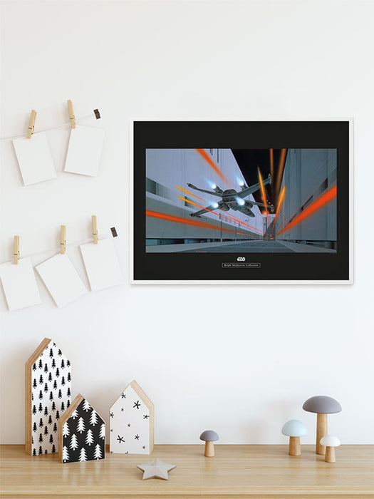 Komar NEU | Wandbild - Star Wars Classic RMQ Death Star Trench - Größe 50 x 40 cm